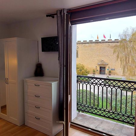 B&B Apartamentos La Atalaya Olite Bilik gambar