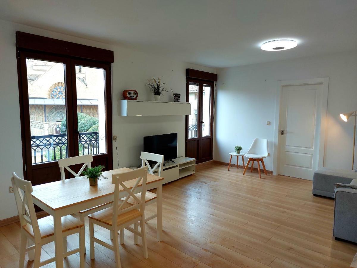 B&B Apartamentos La Atalaya Olite Luaran gambar