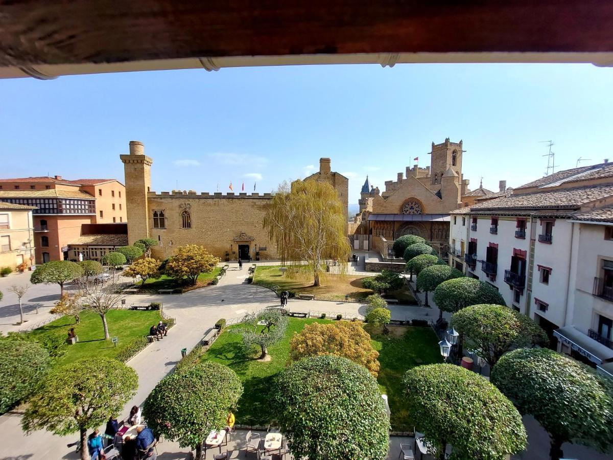 B&B Apartamentos La Atalaya Olite Luaran gambar