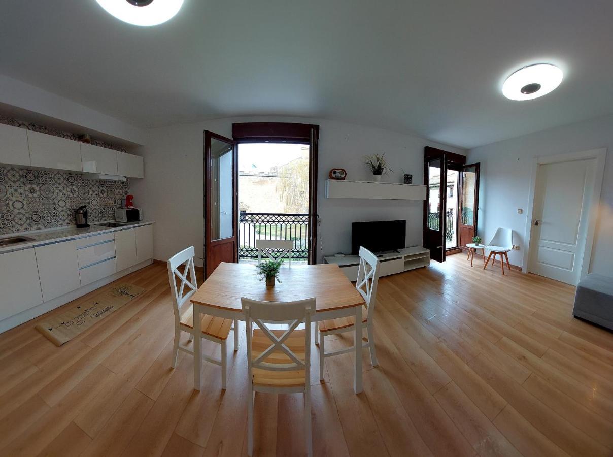 B&B Apartamentos La Atalaya Olite Luaran gambar